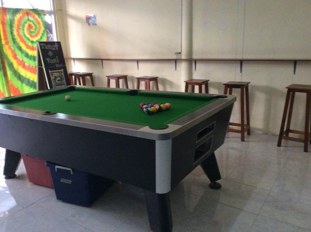 Maddy'S Hostel Ko Pha Ngan Luaran gambar